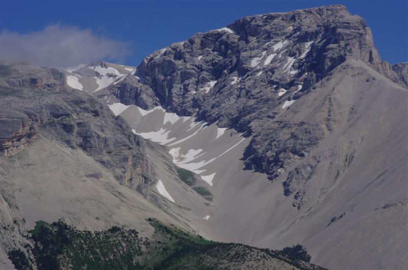Vue sur le SE sur la combe de la Cluse où pousse Vicia cusnae