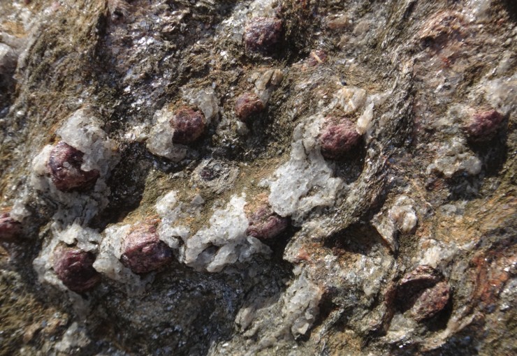 9 Cristaux de grenat.jpg