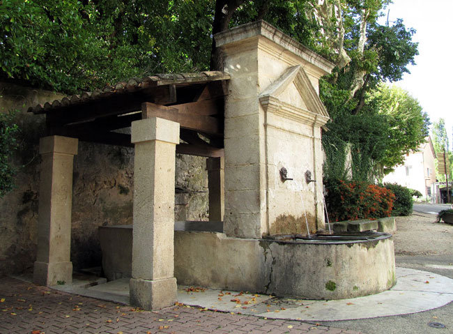 Fontaine-avenue-de-verd-1a.jpg