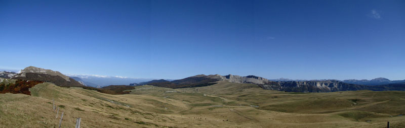 Le Grand Veymont, à droite en arrière plan
